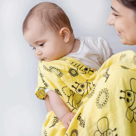 Soothing Buzzy Bee Baby Muslin Swaddle Blanket Set: Milk&Moo Sweet Dreams Duo
