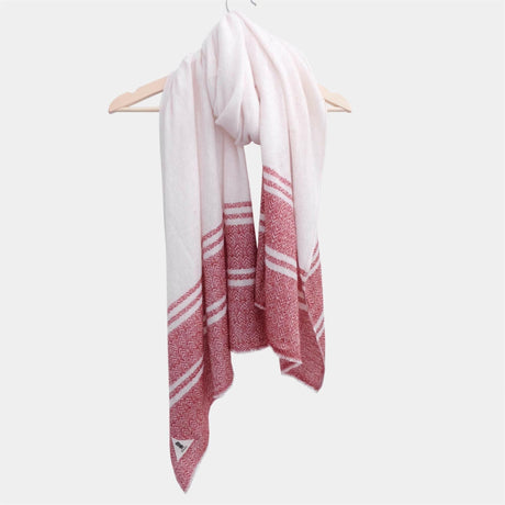 Elegant Cashmere Scarf for a Luxurious Look