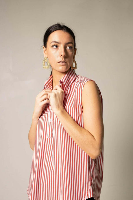 Elegant Red Stripe Sleeveless Shirt in Italian Cotton