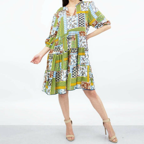 Green Knee-Length Dress with Flared Sleeves