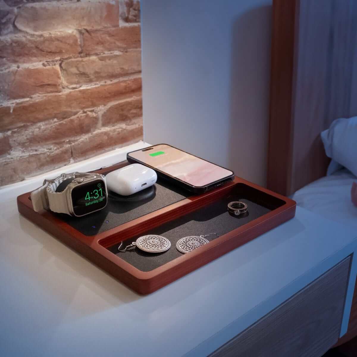 TRIO TRAY Black - 3-in-1 MagSafe Oak Wireless Charger with Apple Watch Support